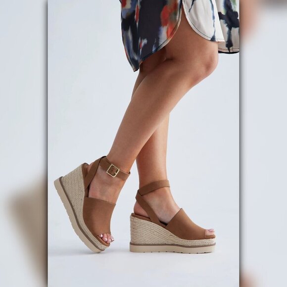 Lively Lumina Shoes - NWT Cloudfeel Hampton Espadrille Wedge Sandal with Ankle Strap